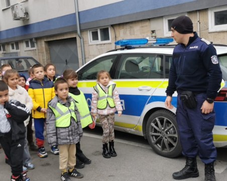 Проведоха инициативи за пътна безопасност в пазарджишки училища и детски градини