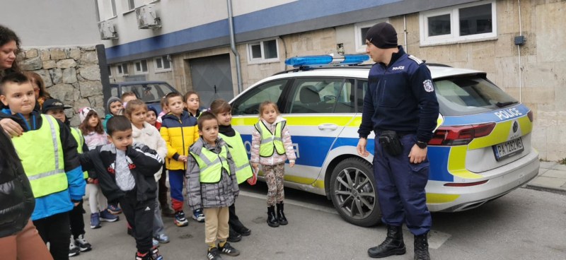 Проведоха инициативи за пътна безопасност в пазарджишки училища и детски градини