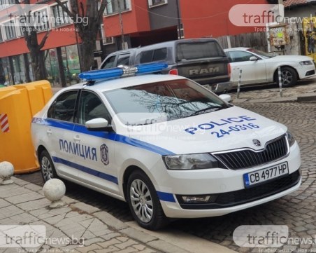 42-годишна пловдивчанка обижда минувачи пред бар в центъра на Пловдив, ударила полицай