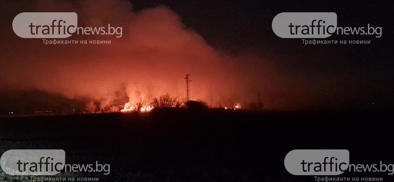 Голям пожар в Костиево, гори незаконно сметище ВИДЕО