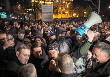 Късно снощи сблъсък на протести за и против правителството предизвика