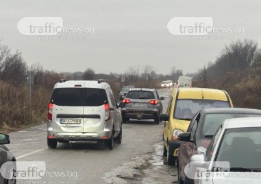 Пуснаха движението по пътя Пловдив Карлово след тежката катастрофа Както