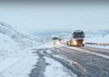 Сняг вали тази вечер в част от АМ Тракия  Няколко