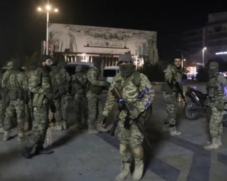 Бунтовниците превзеха летището на Алепо, спешни консултации между Русия, Иран и Турция