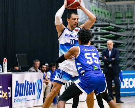 Академик обърна Спартак Плевен в драма и продължава без загуба у дома