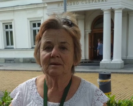 Арестуваха невменяемия мъж, нападнал Юлия Берберян