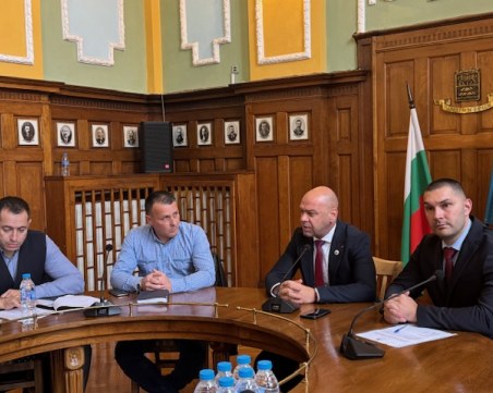 Готвят предпразнично затягане на проверките в Пловдив, подпомагат трафика около моловете