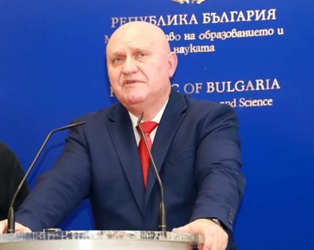 МОН: Над 60% от паралелките в средното образование ще са професионални