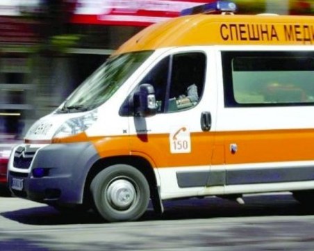 На заден ход: Шофьор блъсна пешеходка в центъра на Пловдив