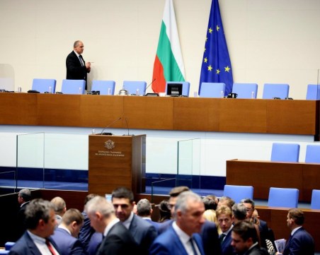 Пореден рекорд! Десети опит за избор на председател на НС