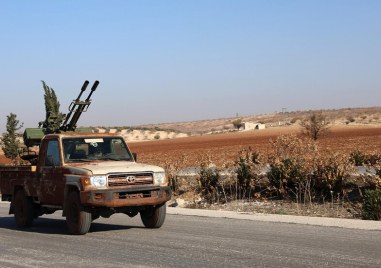 Противниците на Башар Асад окончателно овладяха втори голям град в