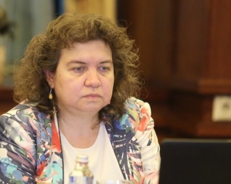 Киселова: Днес ще решим дали да остане моята номинацията ми за председател