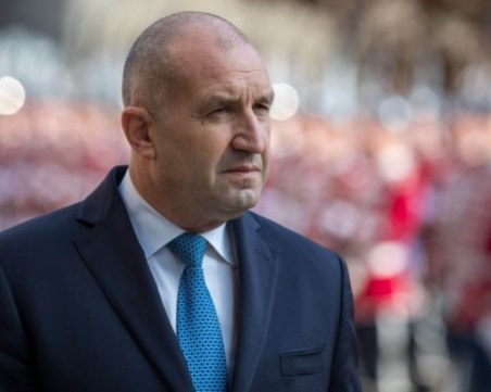 Румен Радев отива на откриването на катедралата 