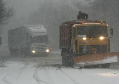 Ограничено е движението за автомобили над 12 тона през Троянския