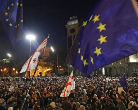 Протестите в Грузия не стихват девета вечер, полицията е арестувала 48 души