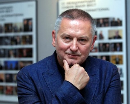 Георги Господинов с покана за член на британското Кралско литературно дружество