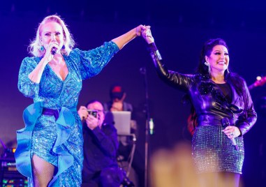 Легендарната сръбска певица Лепа Брена е в болница Звездата е претърпяла