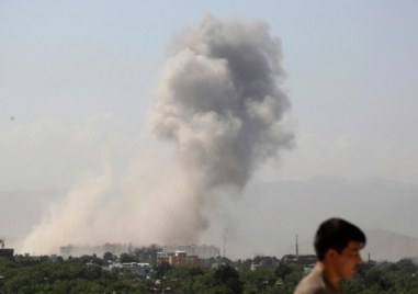 Афганистанският министър по въпросите на бежанците е убит при експлозия