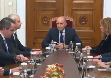 Започнаха консултациите между президента Румен Радев и Възраждане За консултациите от