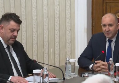 Представители на БСП Обединена левица пристигнаха на консултации при