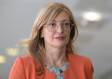 Водещи специалисти в сферата на образованието и ИТ технологиите се