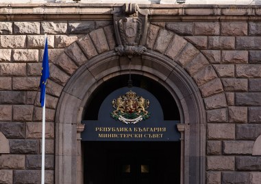 Продължават въпросителните около бъдещето на първия мандат и възможностите за