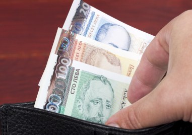 Размерът на средния осигурителен доход за страната за месец октомври