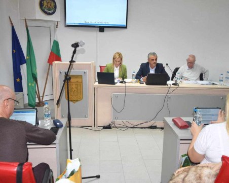 Община Марица няма да вдига местните данъци за 2025 година, но повишава такса битови отпадъци с 30%