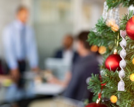 Трудът по празниците: Заплаща се с минимум двойно увеличение