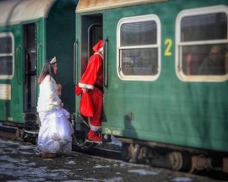 Дядо Коледа и Снежанка ще пътуват в Родопската теснолинейка