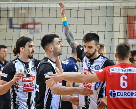 Волейболният Локомотив гостува на Левски