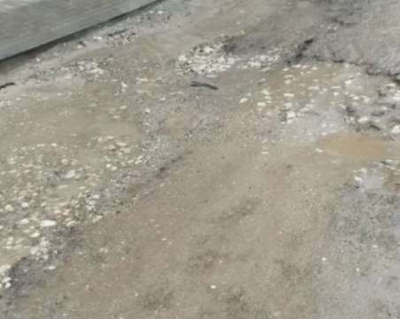 Жители на Асеновград на протест заради невъзможно преминаване по улица