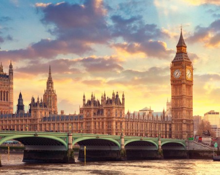 Пътуваме до Великобритания с електронно разрешение срещу 10 паунда от април