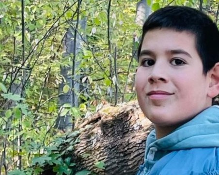 Поразеният от волтова дъга Мартин се нуждае от още кръводарители, за да бъде спасен