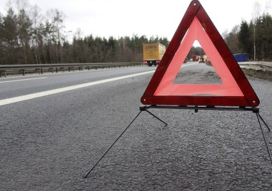 Катастрофа ограничава движението по пътя София  Варна при пътен възел Абланица