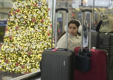 Лошо време във Великобритания предизвика перфектна буря и милиони пътници