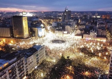 Протестите в Белград след трагедията в Нови Сад продължават Десетки