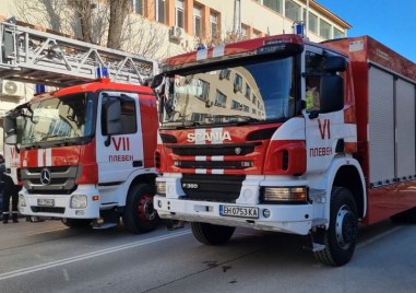 Пожар гори в блок в София Огънят е пламнал в