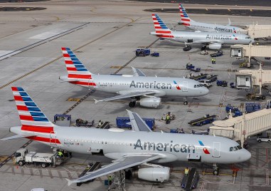 В навечерието на коледните празници американските авиолинии American Airlines отмениха