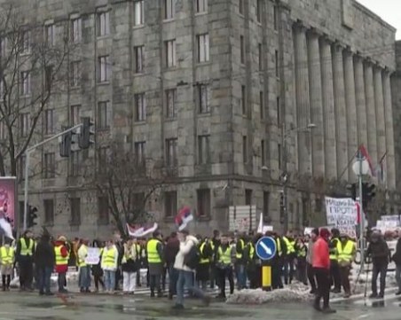 Сръбски студенти отново протестираха заради трагедията на жп гарата в Нови Сад