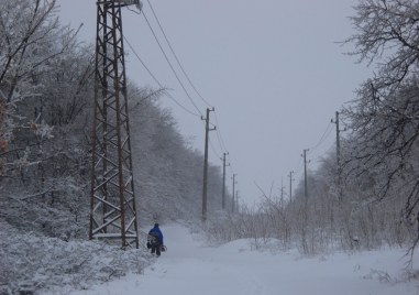 Към 14 ч е възстановено електрозахранването в к к Боровец