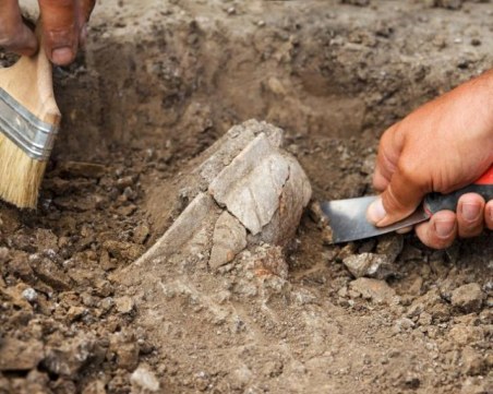 Древна лампа на 1700 г. откриха при разкопки в Йерусалим