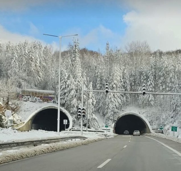 Спря осветлението в тунел 