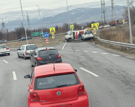 Катастрофа на кръговото на Асеновградско и Околовръстното, образува се голяма тапа