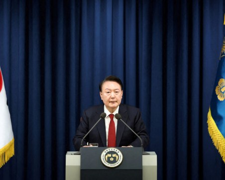 Властите в Сеул искат арест на бившия президент, обявил военно положение