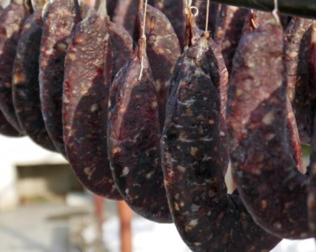 Жена открадна луканки за 700 лева от магазин