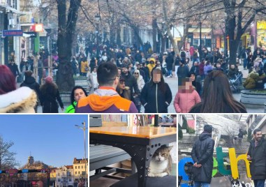 Дори и в първия ден на Новата година главната улица