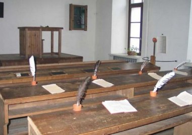 На 2 януари 1835 година стартира първото взаимно училище у нас То