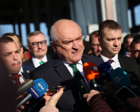 Димитър Главчев и министри провериха отворения ГКПП 