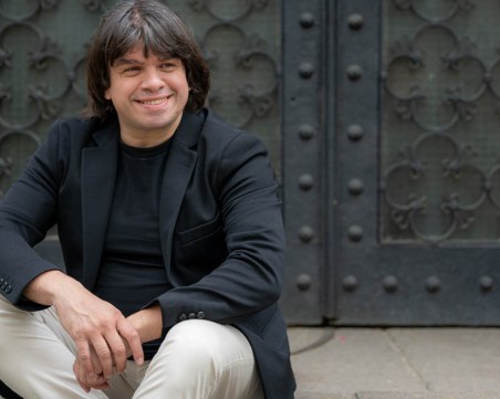 Манукян с първа публична изява: Диригентства в пиеса за неговия арест на име 